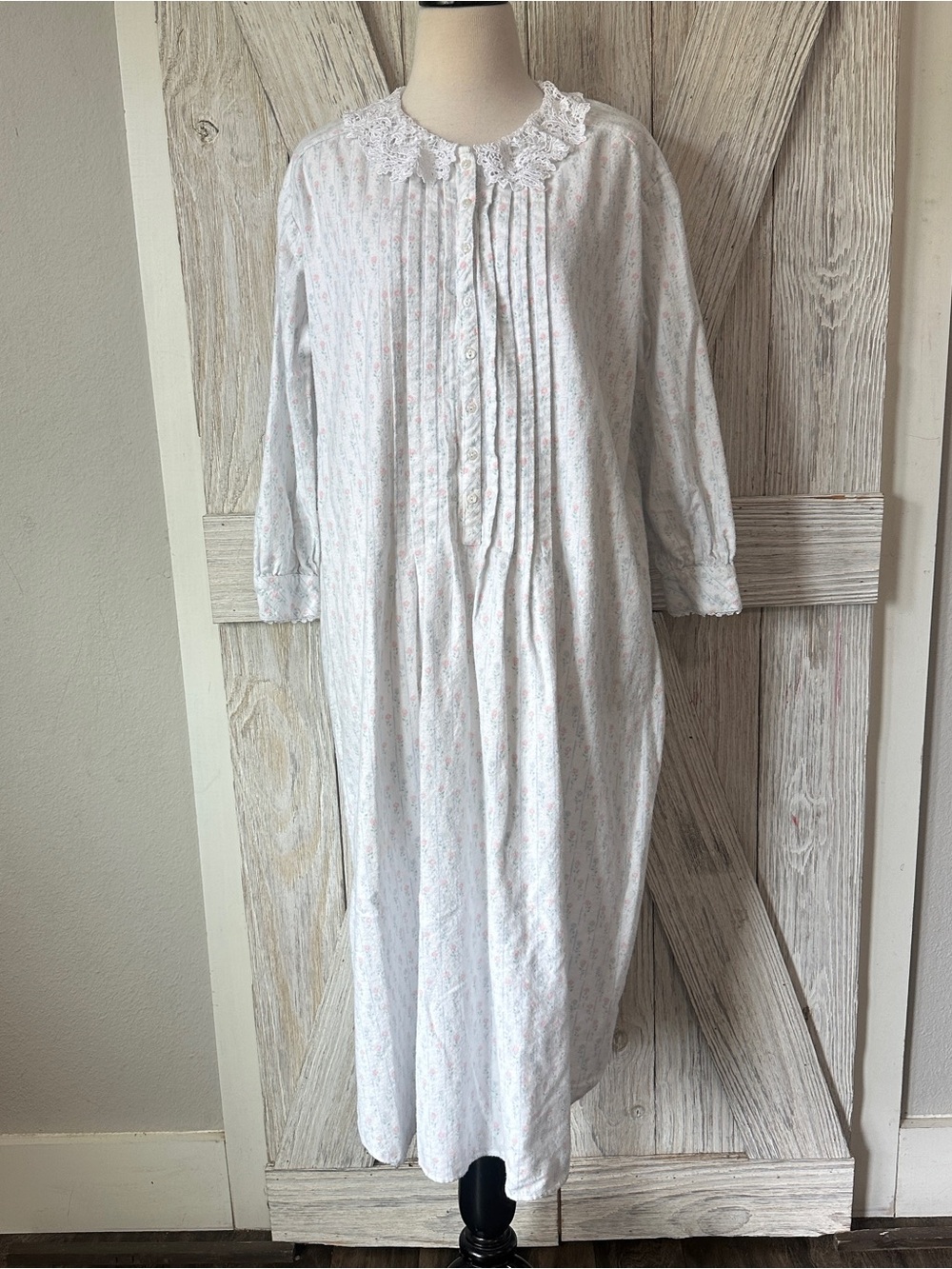 Eileen West Vintage Lace Collar Maxi Nightgown